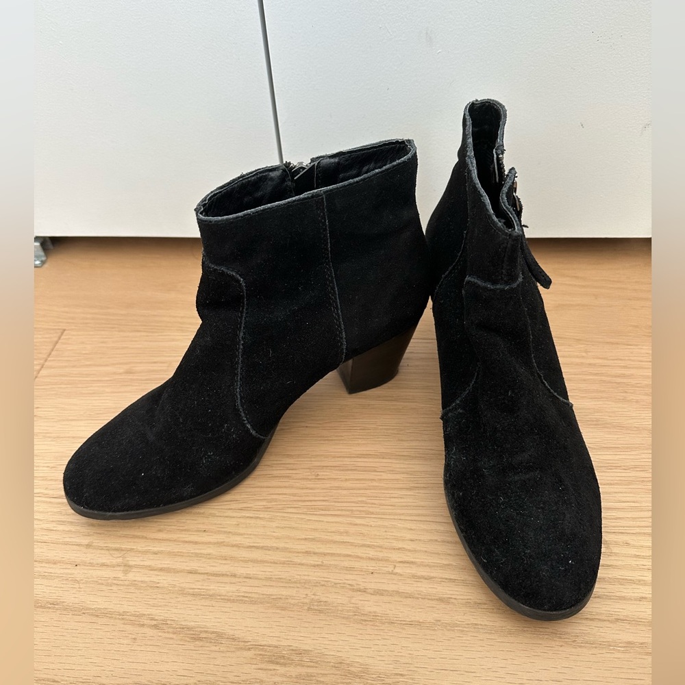 GH Bass black suede heeled bootie size 8